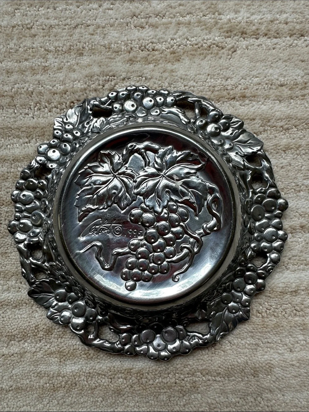 EUC Arthur Court Aluminum Grape Vine Design 6.5